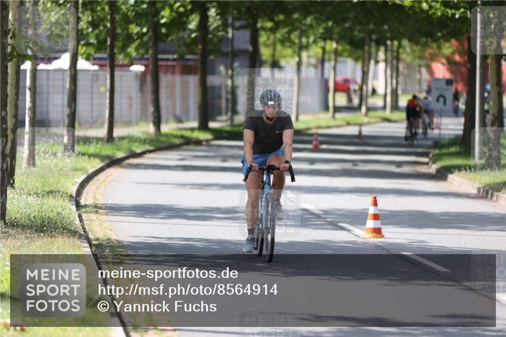 10.08.2025 - GEWOBA Citytriathlon Bremen Yannick Fuchs http://msf.ph/oto/8564914 10.08.2025 14:44:48 Radfahren 35, 73, 208, 323, 346, 383 meine-sportfotos.de