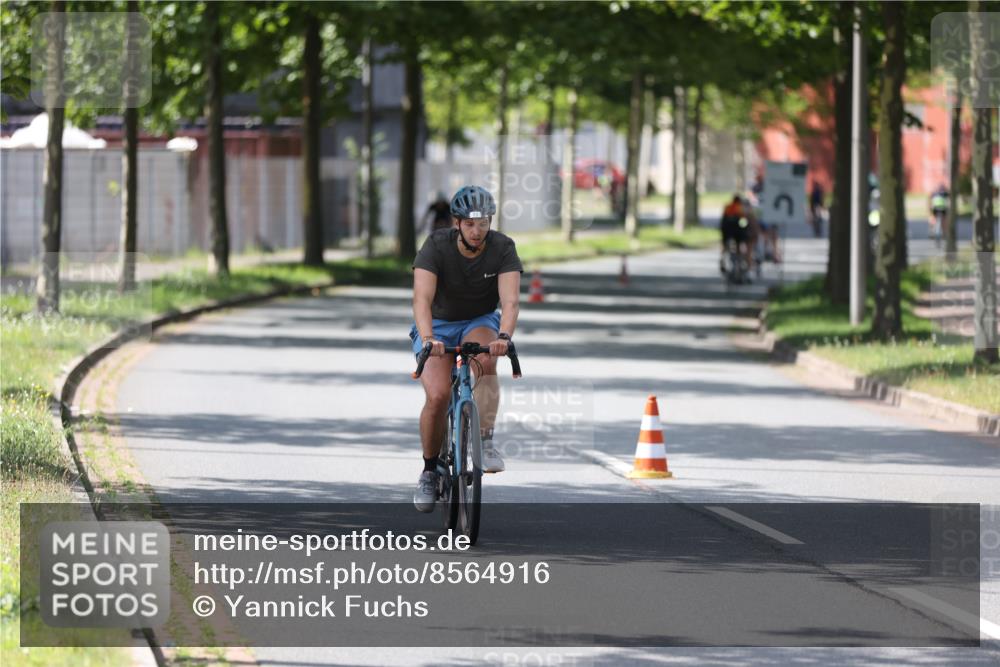 10.08.2025 - GEWOBA Citytriathlon Bremen Yannick Fuchs http://msf.ph/oto/8564916 10.08.2025 14:44:48 Radfahren 35, 73, 208, 323, 346, 383 meine-sportfotos.de