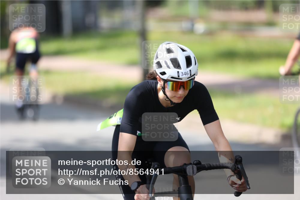 10.08.2025 - GEWOBA Citytriathlon Bremen Yannick Fuchs http://msf.ph/oto/8564941 10.08.2025 14:44:57 Radfahren 35, 73, 198, 326, 336, 346, 453, 484 meine-sportfotos.de