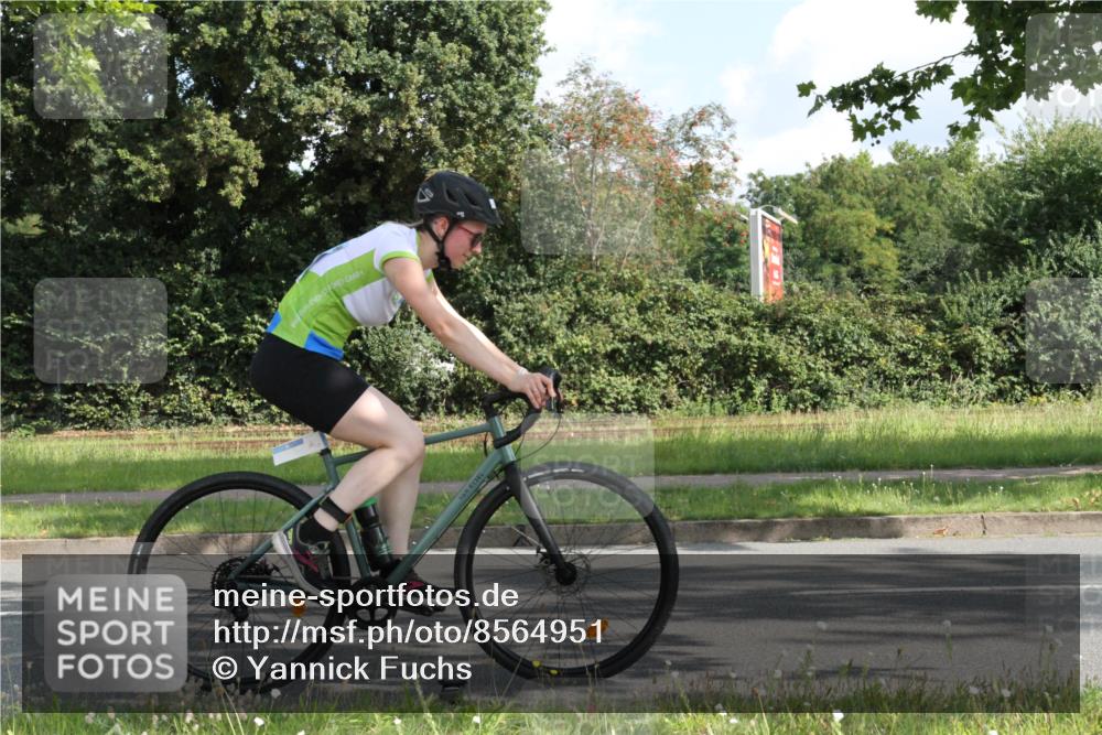 10.08.2025 - GEWOBA Citytriathlon Bremen Yannick Fuchs http://msf.ph/oto/8564951 10.08.2025 11:02:34 Radfahren 23, 53, 61, 195, 237, 484 meine-sportfotos.de