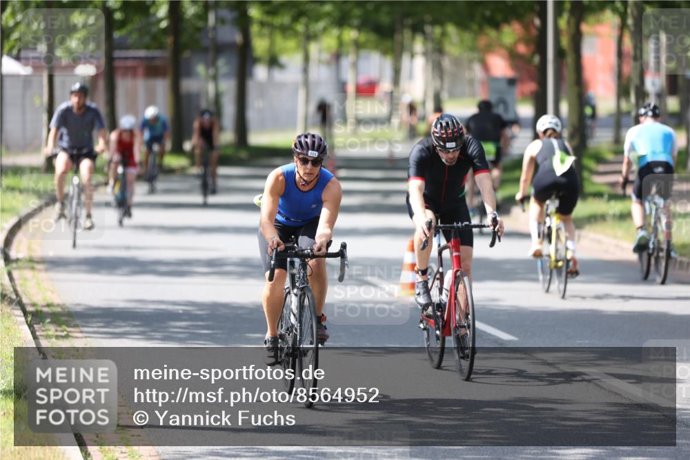 10.08.2025 - GEWOBA Citytriathlon Bremen Yannick Fuchs http://msf.ph/oto/8564952 10.08.2025 14:45:03 Radfahren 35, 198, 326, 336, 346, 453, 484, 497 meine-sportfotos.de