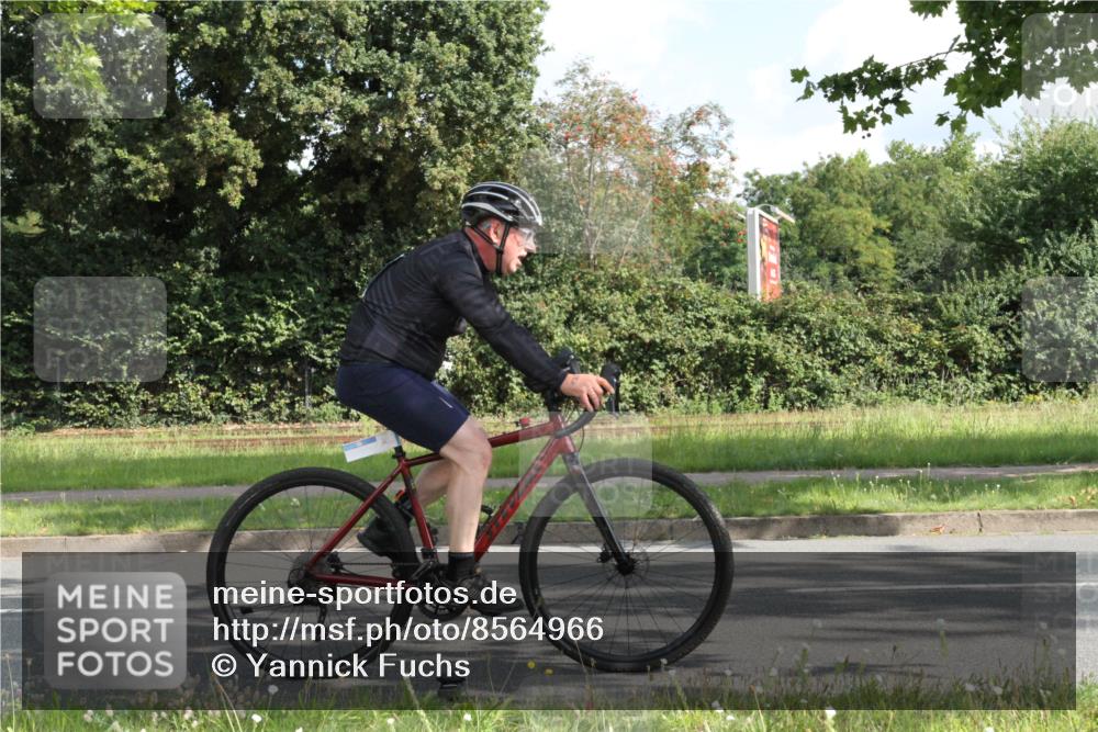 10.08.2025 - GEWOBA Citytriathlon Bremen Yannick Fuchs http://msf.ph/oto/8564966 10.08.2025 11:02:54 Radfahren 23, 53, 135, 223 meine-sportfotos.de