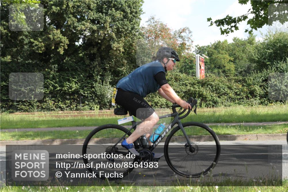 10.08.2025 - GEWOBA Citytriathlon Bremen Yannick Fuchs http://msf.ph/oto/8564983 10.08.2025 11:03:23 Radfahren 27, 55, 175, 177, 189, 415, 496 meine-sportfotos.de