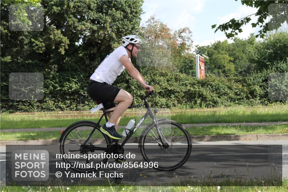 10.08.2025 - GEWOBA Citytriathlon Bremen Yannick Fuchs http://msf.ph/oto/8564996 10.08.2025 11:03:43 Radfahren 13, 55, 167 meine-sportfotos.de