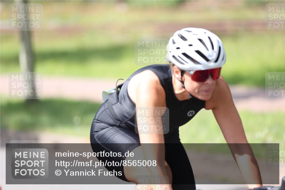 10.08.2025 - GEWOBA Citytriathlon Bremen Yannick Fuchs http://msf.ph/oto/8565008 10.08.2025 14:45:14 Radfahren 198, 221, 326, 336, 453, 484, 497 meine-sportfotos.de