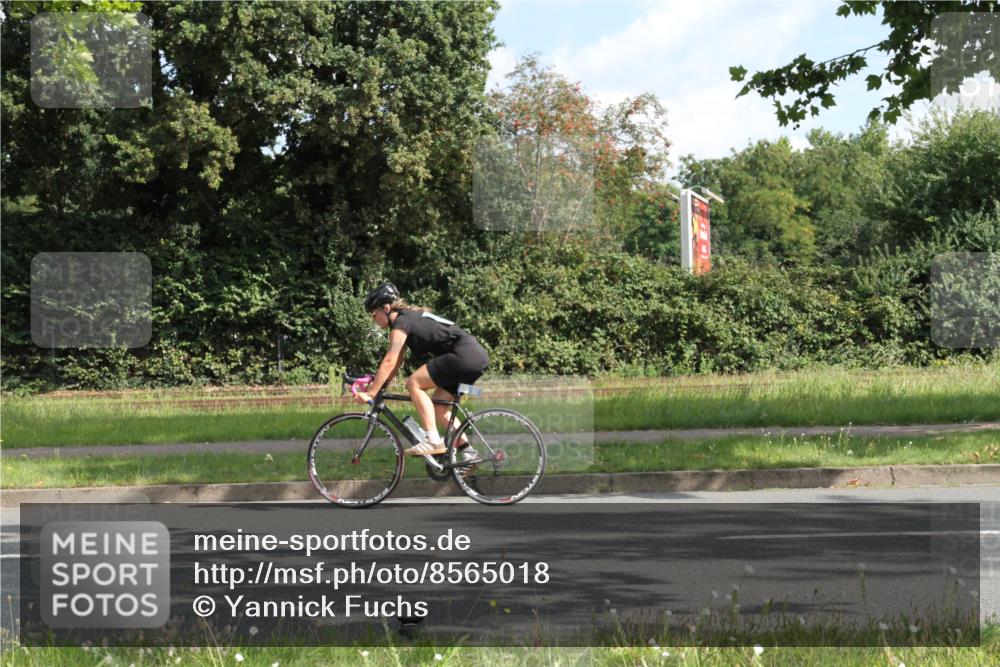 10.08.2025 - GEWOBA Citytriathlon Bremen Yannick Fuchs http://msf.ph/oto/8565018 10.08.2025 11:05:03 Radfahren  meine-sportfotos.de
