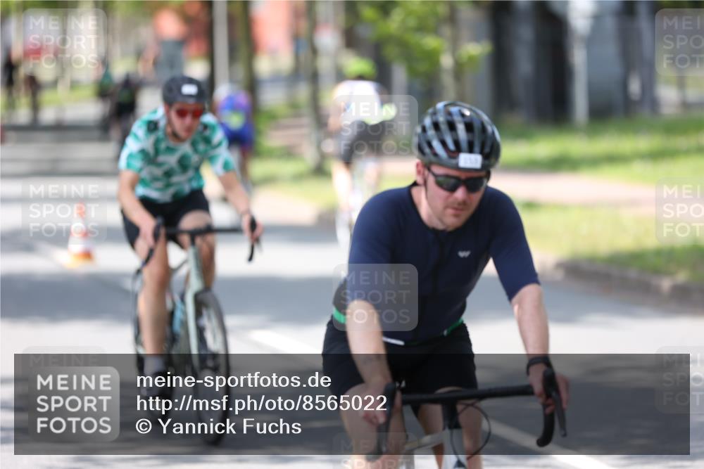 10.08.2025 - GEWOBA Citytriathlon Bremen Yannick Fuchs http://msf.ph/oto/8565022 10.08.2025 14:45:26 Radfahren 202, 221, 247, 332, 349, 360, 532 meine-sportfotos.de