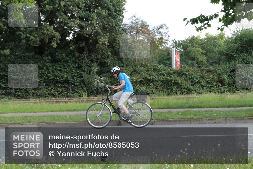 10.08.2025 - GEWOBA Citytriathlon Bremen Yannick Fuchs http://msf.ph/oto/8565053 10.08.2025 11:10:03 Radfahren  meine-sportfotos.de
