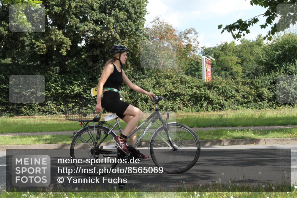 10.08.2025 - GEWOBA Citytriathlon Bremen Yannick Fuchs http://msf.ph/oto/8565069 10.08.2025 11:11:11 Radfahren 51 meine-sportfotos.de