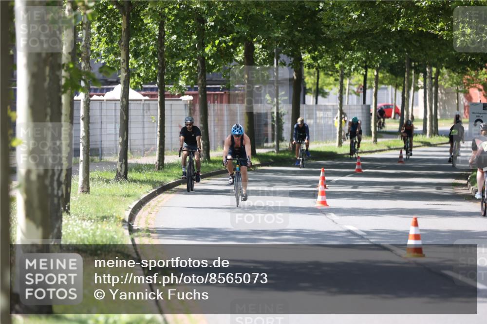 10.08.2025 - GEWOBA Citytriathlon Bremen Yannick Fuchs http://msf.ph/oto/8565073 10.08.2025 14:45:42 Radfahren 99, 160, 166, 202, 247, 273, 332, 349, 360, 441, 532 meine-sportfotos.de
