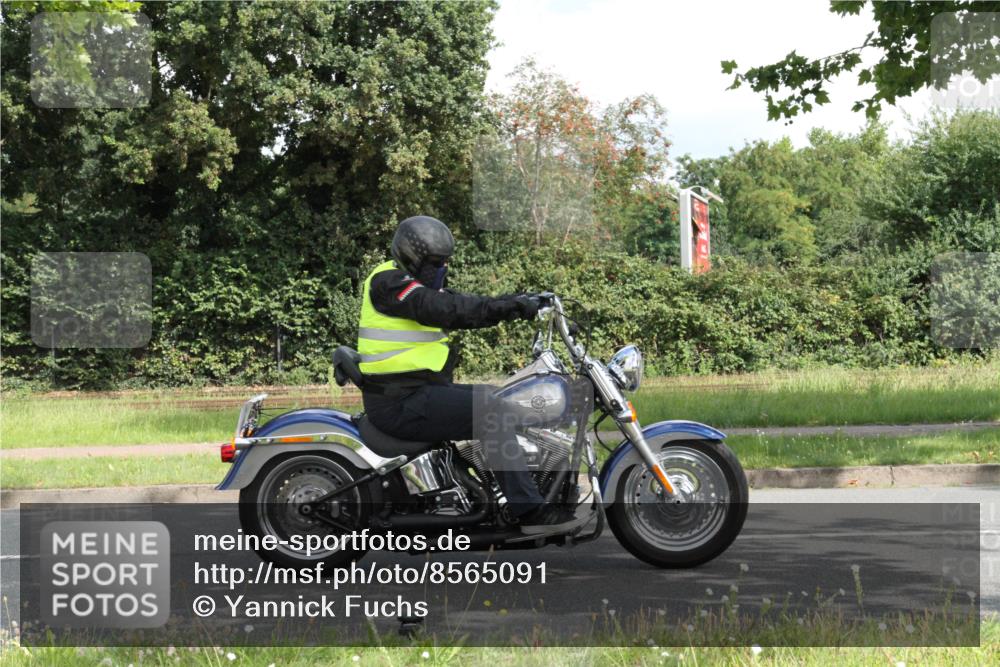 10.08.2025 - GEWOBA Citytriathlon Bremen Yannick Fuchs http://msf.ph/oto/8565091 10.08.2025 11:52:35 Radfahren 554 meine-sportfotos.de