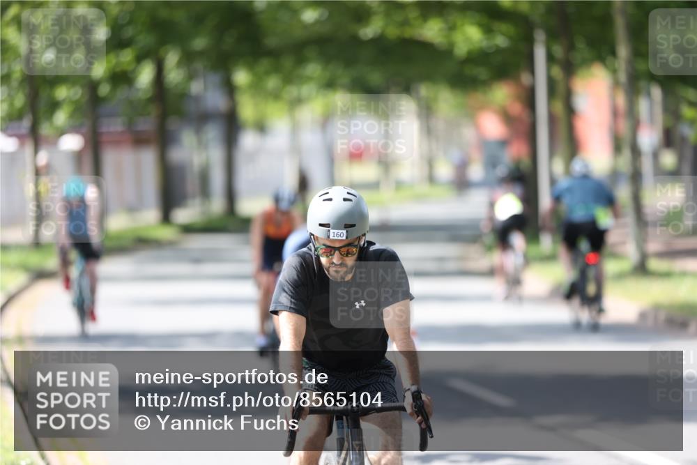 10.08.2025 - GEWOBA Citytriathlon Bremen Yannick Fuchs http://msf.ph/oto/8565104 10.08.2025 14:45:50 Radfahren 99, 160, 166, 182, 269, 273, 332, 404, 441 meine-sportfotos.de