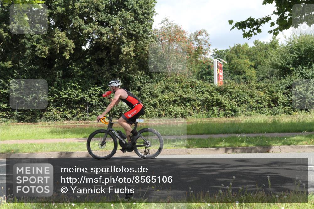 10.08.2025 - GEWOBA Citytriathlon Bremen Yannick Fuchs http://msf.ph/oto/8565106 10.08.2025 11:56:56 Radfahren  meine-sportfotos.de