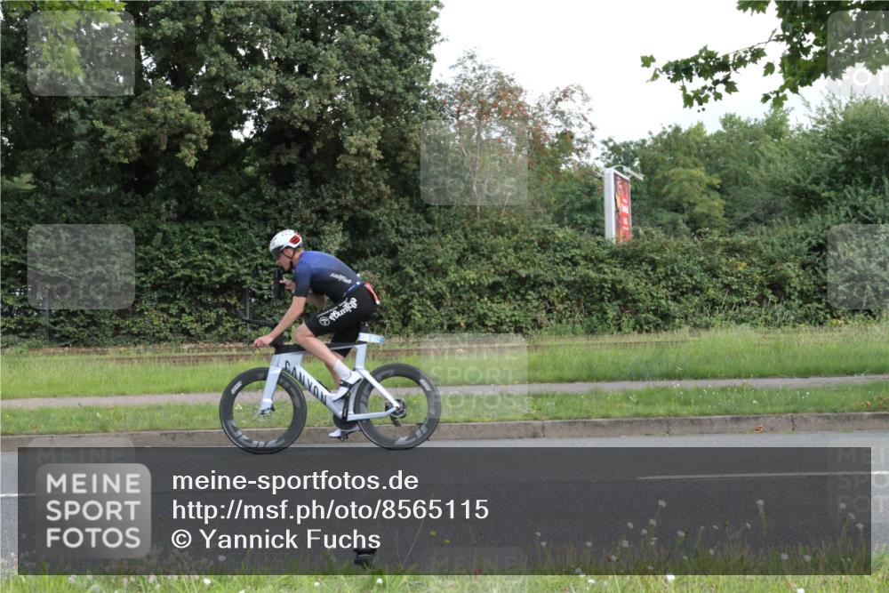 10.08.2025 - GEWOBA Citytriathlon Bremen Yannick Fuchs http://msf.ph/oto/8565115 10.08.2025 11:58:15 Radfahren 564 meine-sportfotos.de
