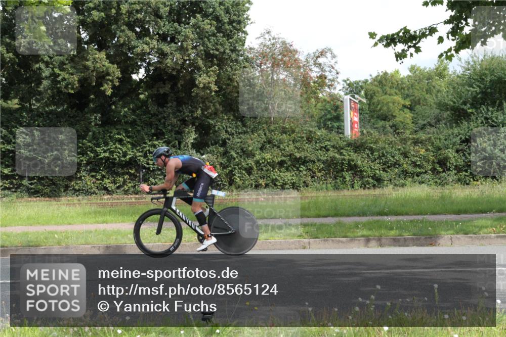 10.08.2025 - GEWOBA Citytriathlon Bremen Yannick Fuchs http://msf.ph/oto/8565124 10.08.2025 11:59:19 Radfahren  meine-sportfotos.de