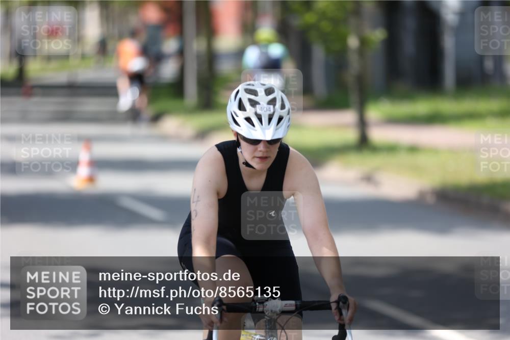 10.08.2025 - GEWOBA Citytriathlon Bremen Yannick Fuchs http://msf.ph/oto/8565135 10.08.2025 14:46:01 Radfahren 61, 99, 166, 182, 269, 363, 404, 441 meine-sportfotos.de