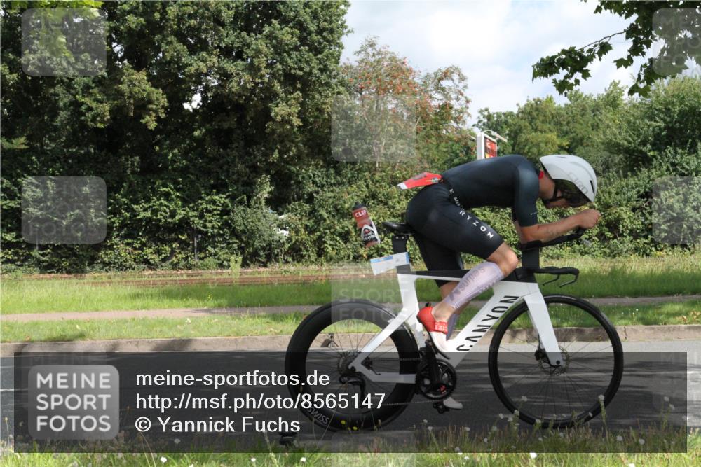 10.08.2025 - GEWOBA Citytriathlon Bremen Yannick Fuchs http://msf.ph/oto/8565147 10.08.2025 12:00:55 Radfahren 579 meine-sportfotos.de