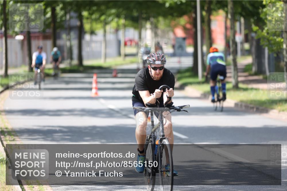 10.08.2025 - GEWOBA Citytriathlon Bremen Yannick Fuchs http://msf.ph/oto/8565150 10.08.2025 14:46:06 Radfahren 61, 182, 269, 363, 404, 422 meine-sportfotos.de