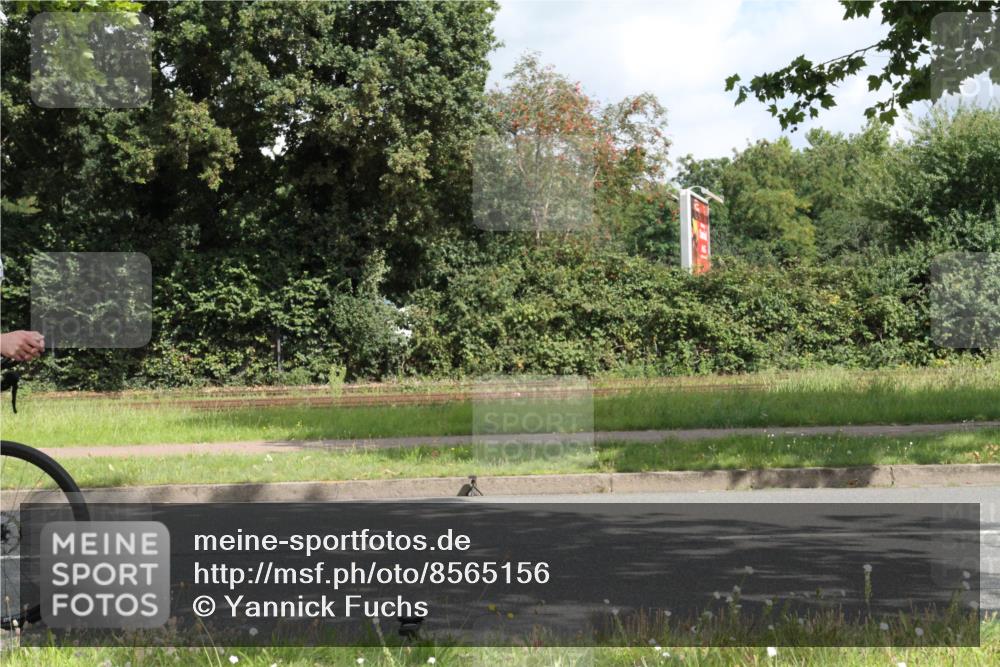 10.08.2025 - GEWOBA Citytriathlon Bremen Yannick Fuchs http://msf.ph/oto/8565156 10.08.2025 12:00:59 Radfahren 579 meine-sportfotos.de