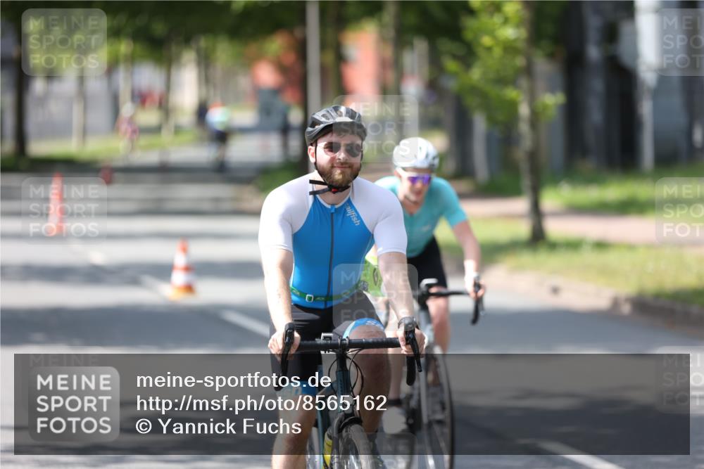 10.08.2025 - GEWOBA Citytriathlon Bremen Yannick Fuchs http://msf.ph/oto/8565162 10.08.2025 14:46:12 Radfahren 61, 182, 269, 270, 363, 422, 499 meine-sportfotos.de