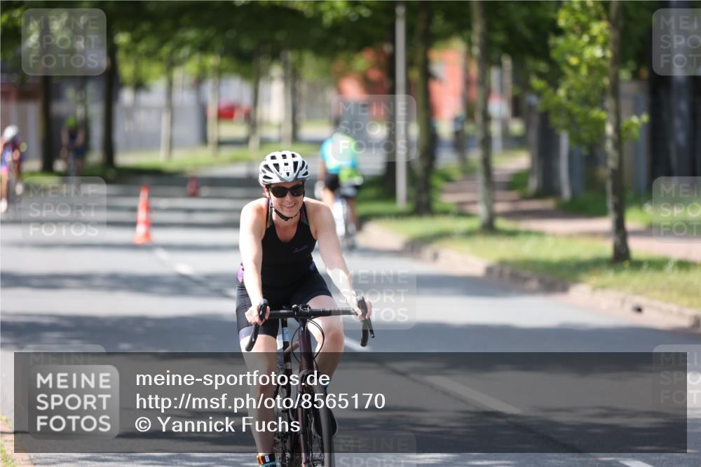 10.08.2025 - GEWOBA Citytriathlon Bremen Yannick Fuchs http://msf.ph/oto/8565170 10.08.2025 14:46:17 Radfahren 61, 270, 363, 422, 499 meine-sportfotos.de