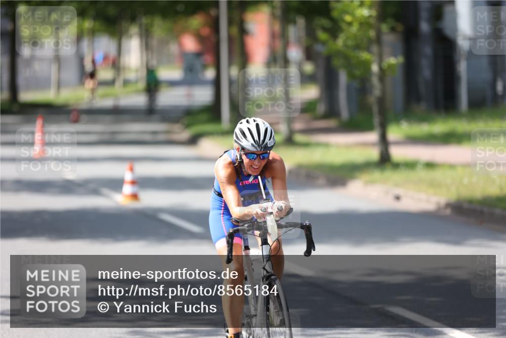 10.08.2025 - GEWOBA Citytriathlon Bremen Yannick Fuchs http://msf.ph/oto/8565184 10.08.2025 14:46:23 Radfahren 270, 358, 363, 422, 499 meine-sportfotos.de