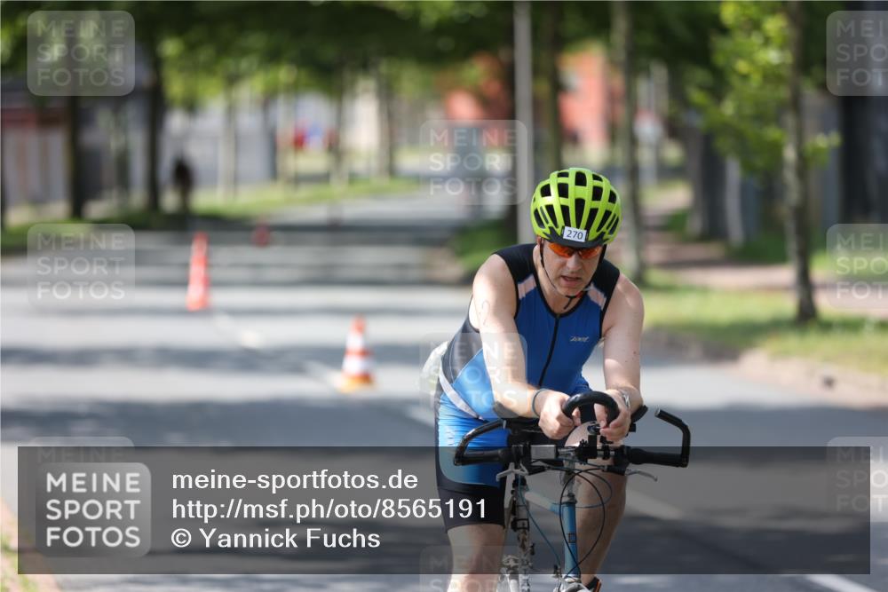 10.08.2025 - GEWOBA Citytriathlon Bremen Yannick Fuchs http://msf.ph/oto/8565191 10.08.2025 14:46:25 Radfahren 270, 358, 422, 499 meine-sportfotos.de