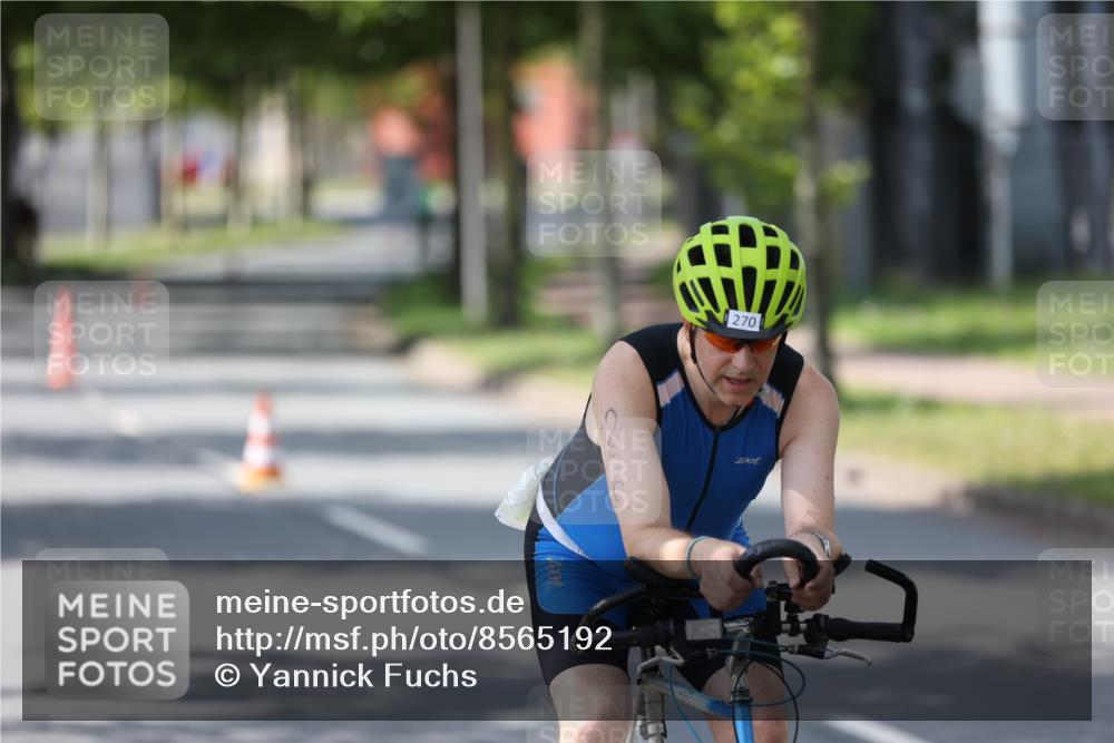 10.08.2025 - GEWOBA Citytriathlon Bremen Yannick Fuchs http://msf.ph/oto/8565192 10.08.2025 14:46:25 Radfahren 270, 358, 422, 499 meine-sportfotos.de