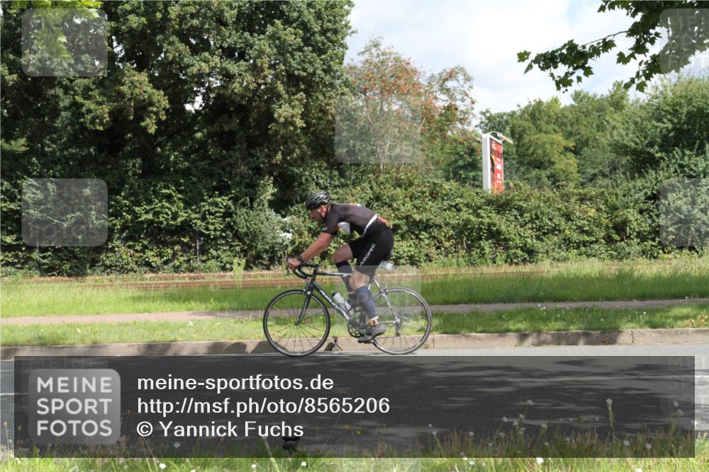 10.08.2025 - GEWOBA Citytriathlon Bremen Yannick Fuchs http://msf.ph/oto/8565206 10.08.2025 12:01:22 Radfahren  meine-sportfotos.de
