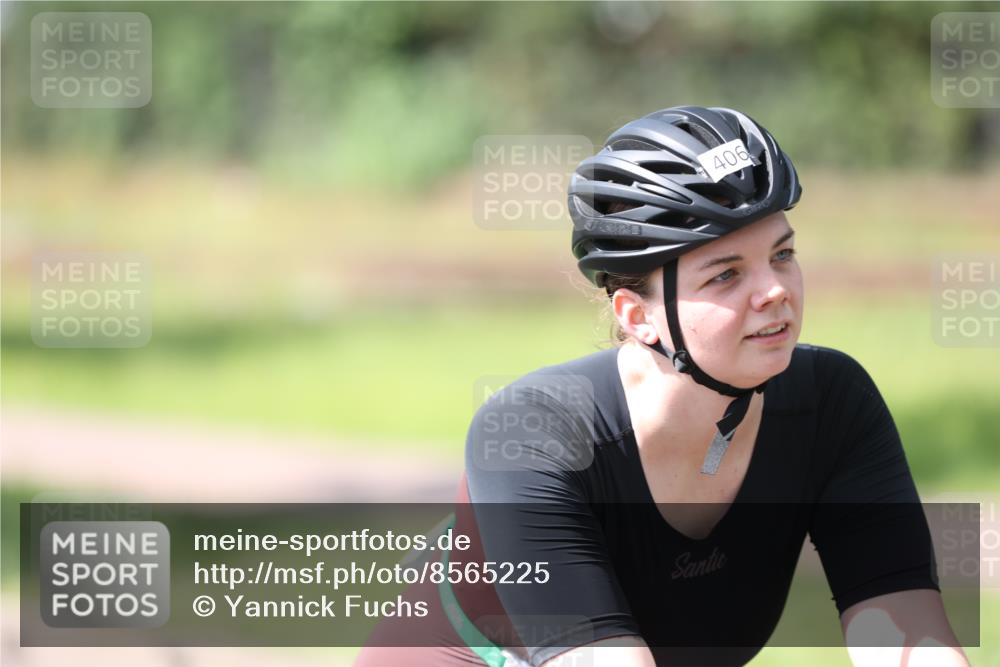 10.08.2025 - GEWOBA Citytriathlon Bremen Yannick Fuchs http://msf.ph/oto/8565225 10.08.2025 14:46:48 Radfahren 128, 158, 320, 396, 406 meine-sportfotos.de
