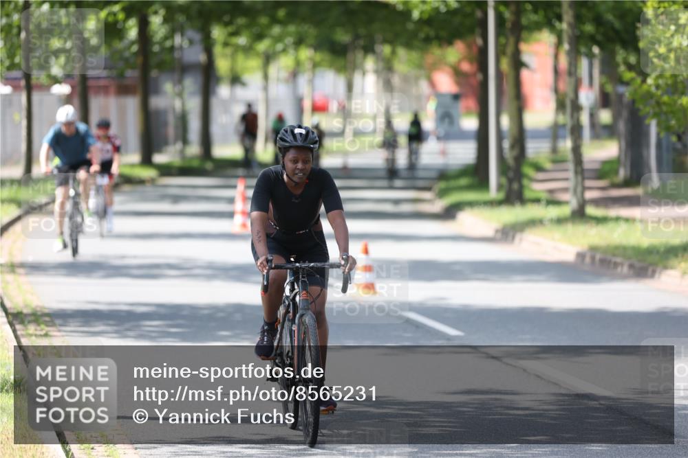 10.08.2025 - GEWOBA Citytriathlon Bremen Yannick Fuchs http://msf.ph/oto/8565231 10.08.2025 14:46:54 Radfahren 128, 140, 158, 320, 396 meine-sportfotos.de