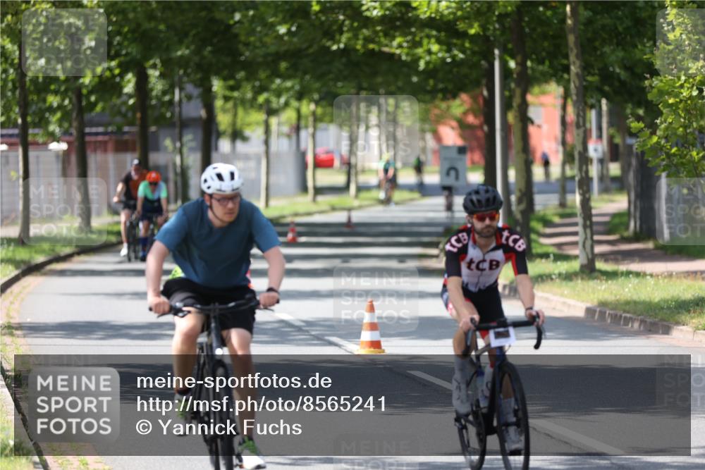 10.08.2025 - GEWOBA Citytriathlon Bremen Yannick Fuchs http://msf.ph/oto/8565241 10.08.2025 14:46:58 Radfahren 128, 140, 158, 320, 396 meine-sportfotos.de