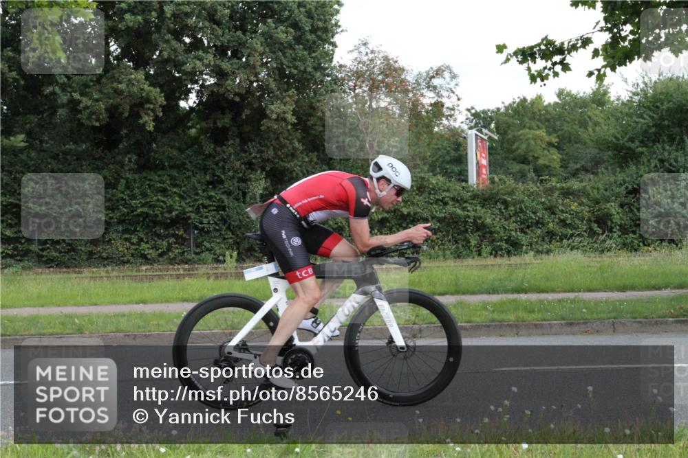 10.08.2025 - GEWOBA Citytriathlon Bremen Yannick Fuchs http://msf.ph/oto/8565246 10.08.2025 12:02:47 Radfahren 566, 637 meine-sportfotos.de