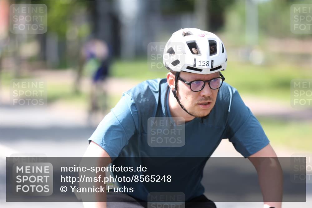 10.08.2025 - GEWOBA Citytriathlon Bremen Yannick Fuchs http://msf.ph/oto/8565248 10.08.2025 14:47:00 Radfahren 128, 140, 158, 220, 320, 396 meine-sportfotos.de