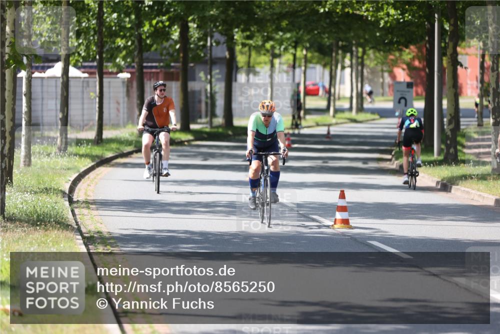 10.08.2025 - GEWOBA Citytriathlon Bremen Yannick Fuchs http://msf.ph/oto/8565250 10.08.2025 14:47:01 Radfahren 128, 140, 158, 220, 320, 396 meine-sportfotos.de