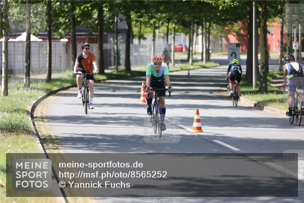 10.08.2025 - GEWOBA Citytriathlon Bremen Yannick Fuchs http://msf.ph/oto/8565252 10.08.2025 14:47:01 Radfahren 128, 140, 158, 220, 320, 396 meine-sportfotos.de