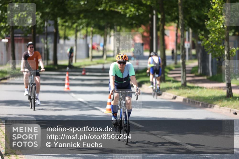 10.08.2025 - GEWOBA Citytriathlon Bremen Yannick Fuchs http://msf.ph/oto/8565254 10.08.2025 14:47:02 Radfahren 128, 140, 158, 220, 320, 396 meine-sportfotos.de