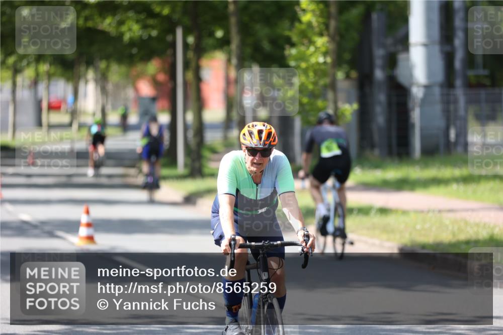 10.08.2025 - GEWOBA Citytriathlon Bremen Yannick Fuchs http://msf.ph/oto/8565259 10.08.2025 14:47:03 Radfahren 128, 140, 158, 220, 320 meine-sportfotos.de