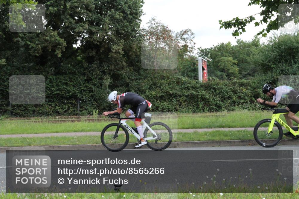 10.08.2025 - GEWOBA Citytriathlon Bremen Yannick Fuchs http://msf.ph/oto/8565266 10.08.2025 12:03:11 Radfahren 556, 739 meine-sportfotos.de