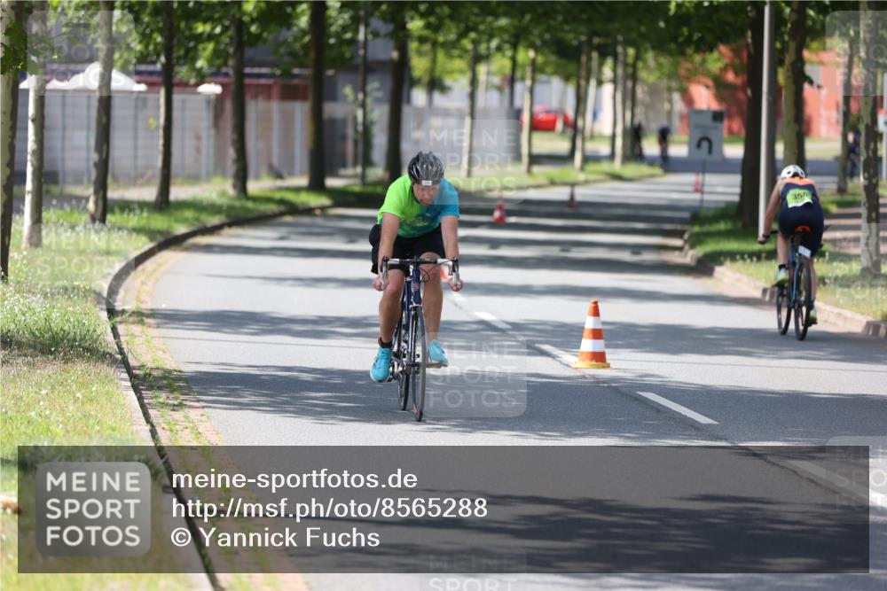 10.08.2025 - GEWOBA Citytriathlon Bremen Yannick Fuchs http://msf.ph/oto/8565288 10.08.2025 14:47:16 Radfahren 140, 220 meine-sportfotos.de