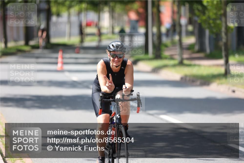 10.08.2025 - GEWOBA Citytriathlon Bremen Yannick Fuchs http://msf.ph/oto/8565304 10.08.2025 14:47:35 Radfahren 367, 382, 448, 467, 483 meine-sportfotos.de