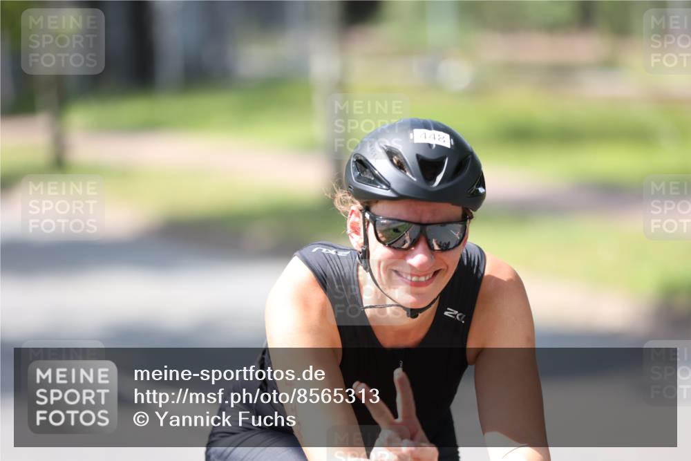 10.08.2025 - GEWOBA Citytriathlon Bremen Yannick Fuchs http://msf.ph/oto/8565313 10.08.2025 14:47:35 Radfahren 367, 382, 448, 467, 483 meine-sportfotos.de