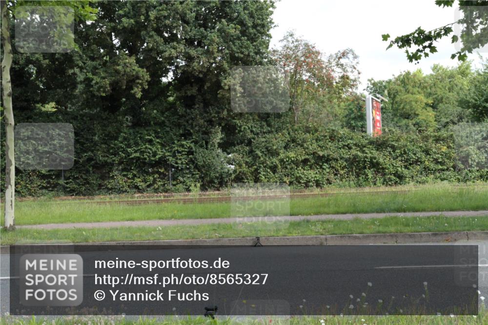 10.08.2025 - GEWOBA Citytriathlon Bremen Yannick Fuchs http://msf.ph/oto/8565327 10.08.2025 12:04:21 Radfahren 572, 719 meine-sportfotos.de