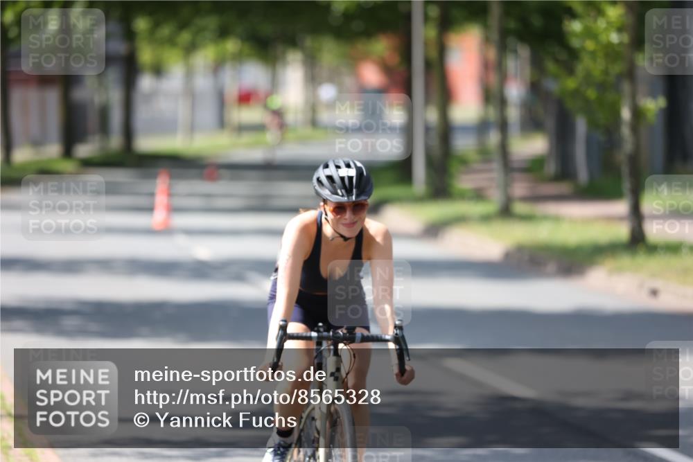10.08.2025 - GEWOBA Citytriathlon Bremen Yannick Fuchs http://msf.ph/oto/8565328 10.08.2025 14:47:45 Radfahren 382, 418, 448, 467, 483 meine-sportfotos.de
