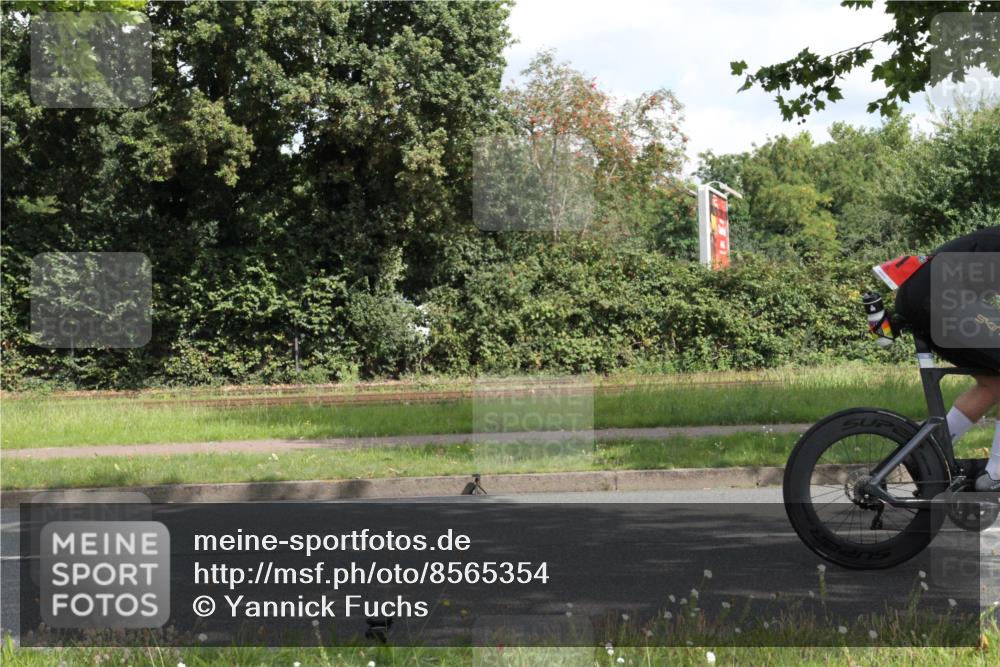 10.08.2025 - GEWOBA Citytriathlon Bremen Yannick Fuchs http://msf.ph/oto/8565354 10.08.2025 12:05:09 Radfahren 690, 701, 841 meine-sportfotos.de