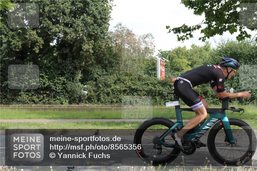 10.08.2025 - GEWOBA Citytriathlon Bremen Yannick Fuchs http://msf.ph/oto/8565356 10.08.2025 12:05:18 Radfahren 606, 701, 841 meine-sportfotos.de