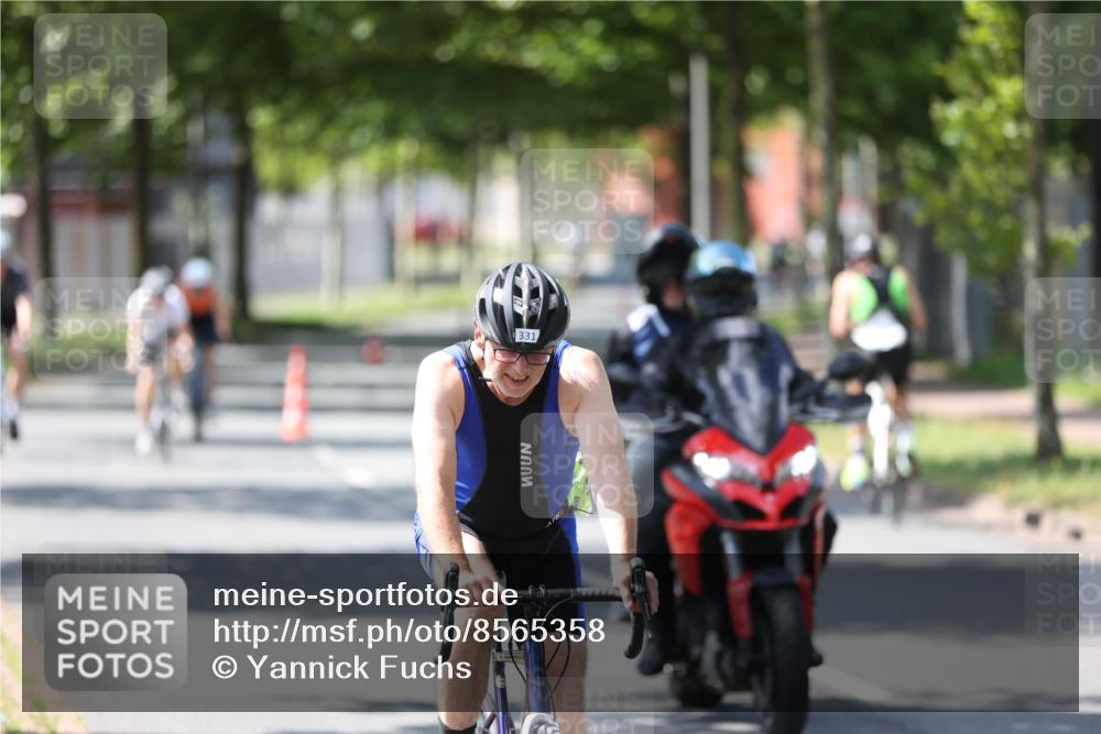 10.08.2025 - GEWOBA Citytriathlon Bremen Yannick Fuchs http://msf.ph/oto/8565358 10.08.2025 14:48:05 Radfahren 22, 196, 331, 350, 418, 447 meine-sportfotos.de