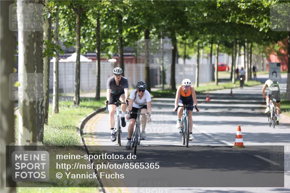10.08.2025 - GEWOBA Citytriathlon Bremen Yannick Fuchs http://msf.ph/oto/8565365 10.08.2025 14:48:07 Radfahren 22, 196, 331, 350, 418, 447 meine-sportfotos.de