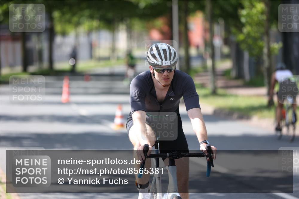 10.08.2025 - GEWOBA Citytriathlon Bremen Yannick Fuchs http://msf.ph/oto/8565381 10.08.2025 14:48:10 Radfahren 22, 196, 331, 350, 447 meine-sportfotos.de
