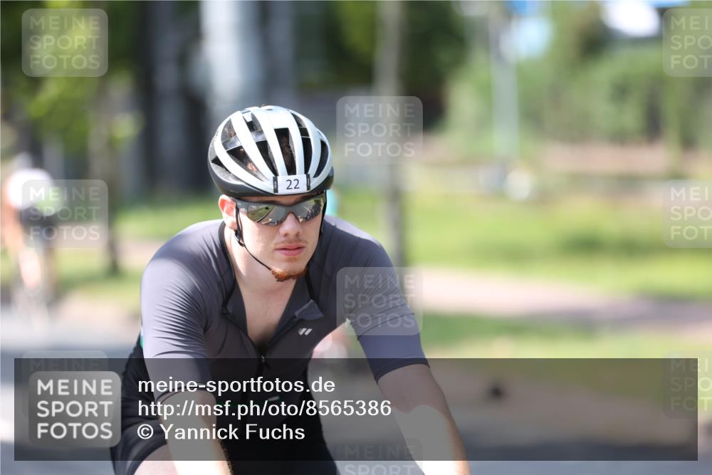 10.08.2025 - GEWOBA Citytriathlon Bremen Yannick Fuchs http://msf.ph/oto/8565386 10.08.2025 14:48:11 Radfahren 22, 189, 196, 331, 350, 447, 457 meine-sportfotos.de